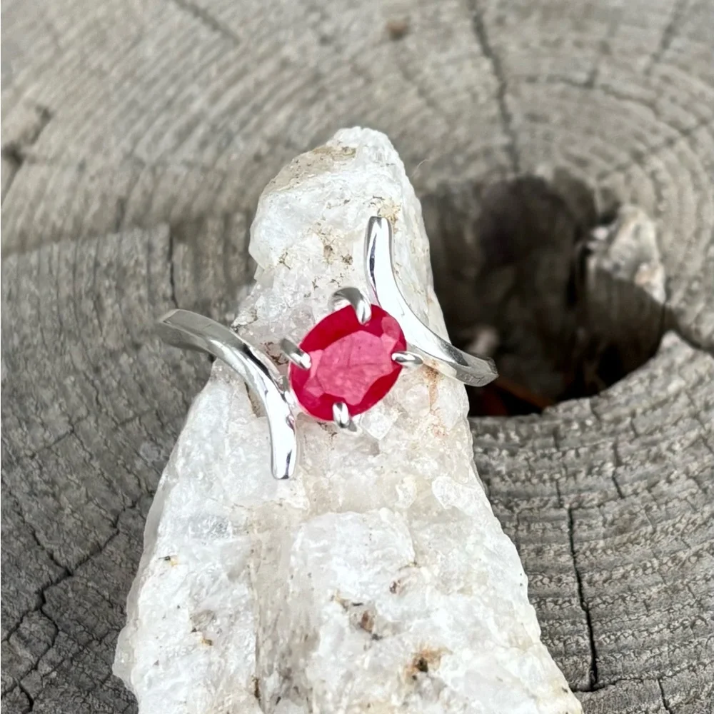 Ruby Ring - Picture 9 of 14